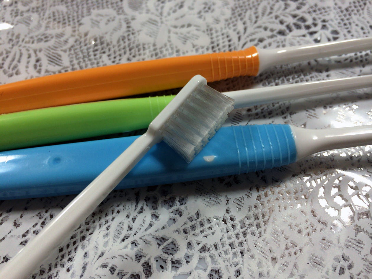 歯ブラシ『デントマキシマ』はコンパクトヘッド