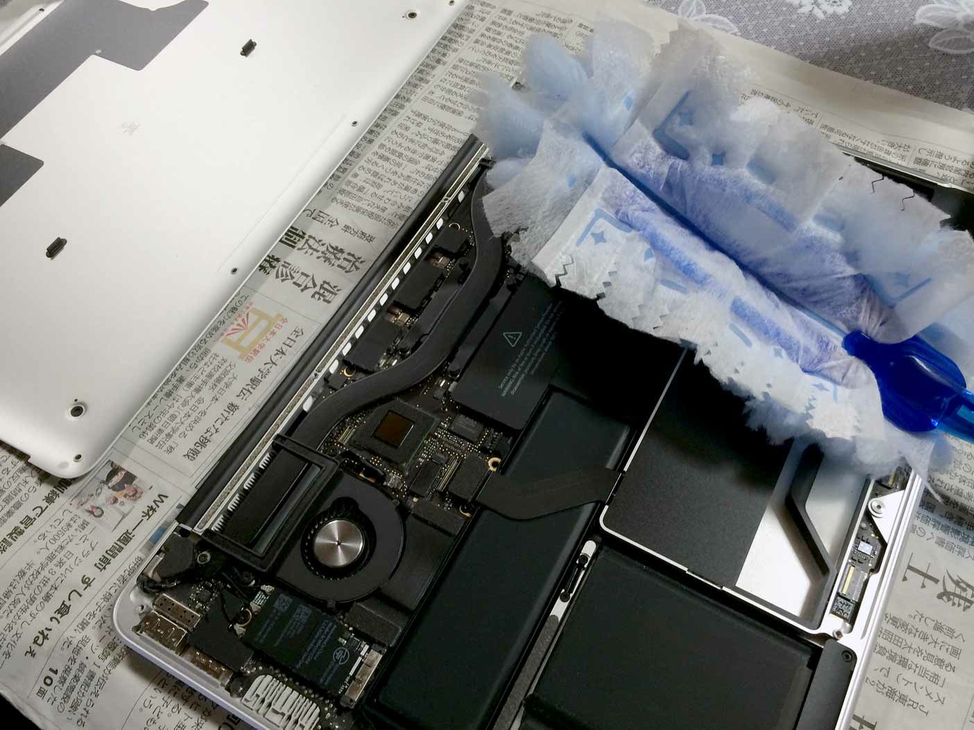 Macbookの掃除はハンドクリーナーがあると便利